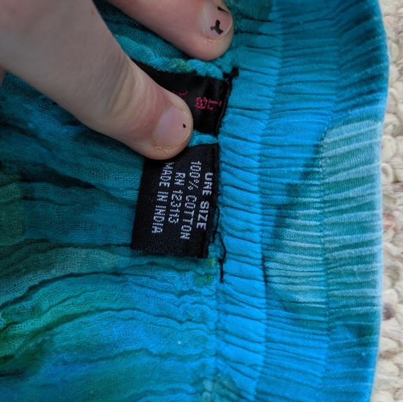 La Mode Hindu Multi Colored Skirt One Size - Picture 2 of 4